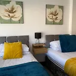 Cosy 2 Bed Flat In Swansea - Home Away From Home