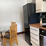 Cosy 2 Bed Flat In Swansea - Home Away From Home