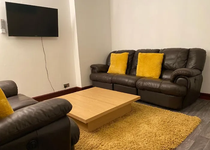 Cosy 2 Bed Flat In Swansea - Home Away From Home