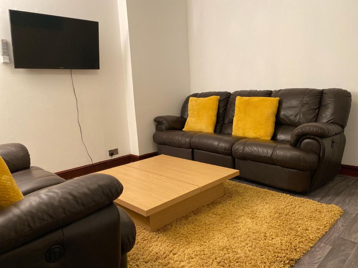 Cosy 2 Bed Flat In - Away From *