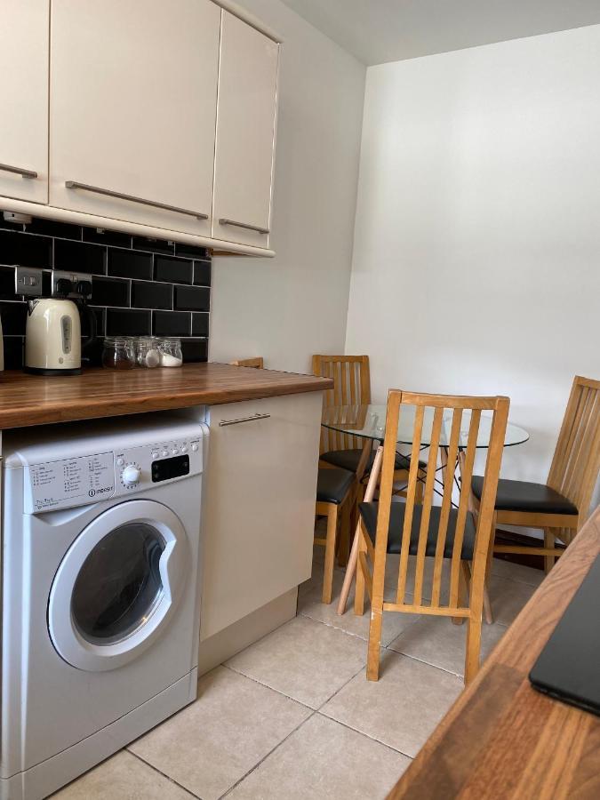 Apartment Cosy 2 Bed Flat In - Away From Swansea