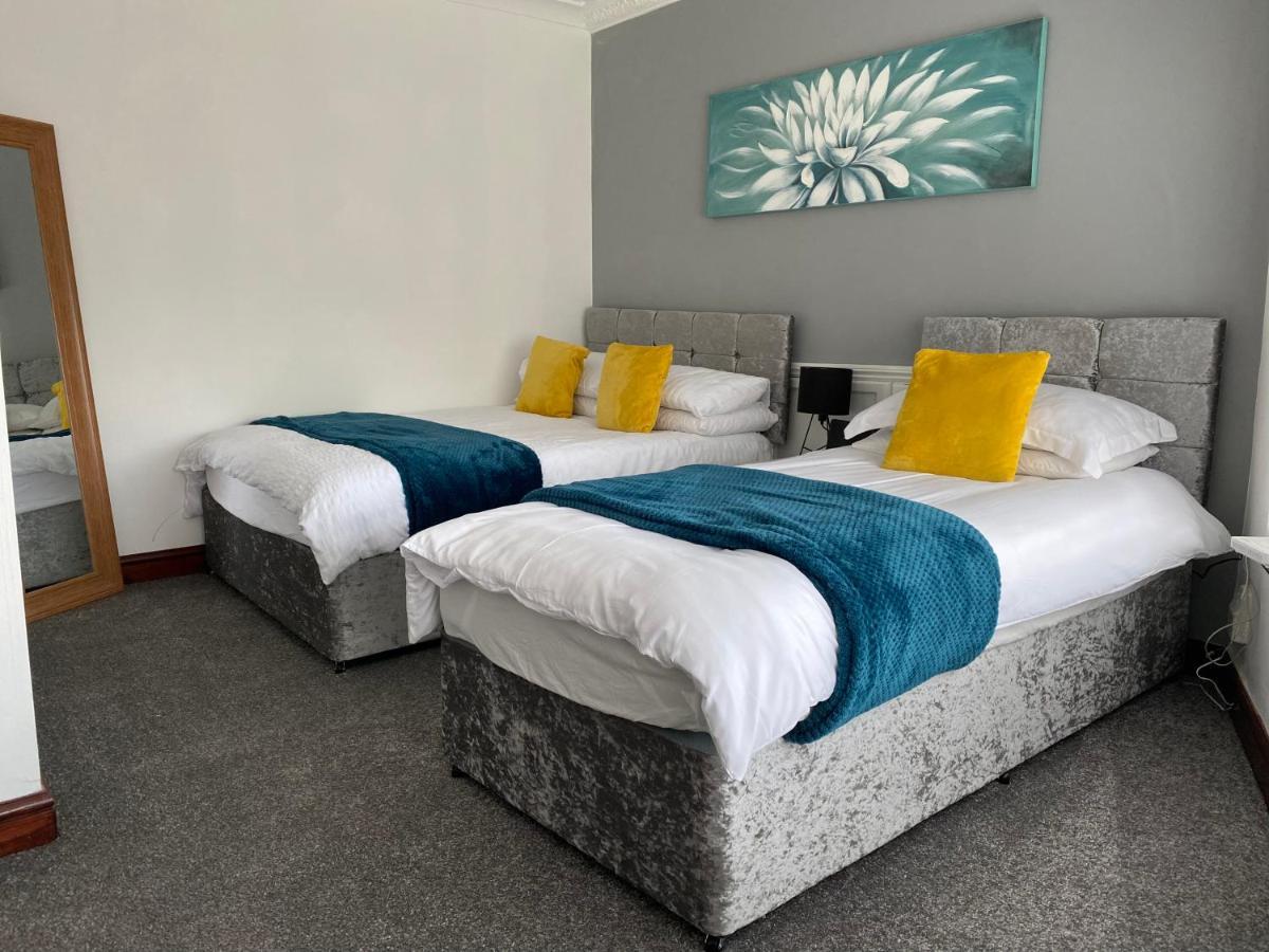 Cosy 2 Bed Flat In - Away From
